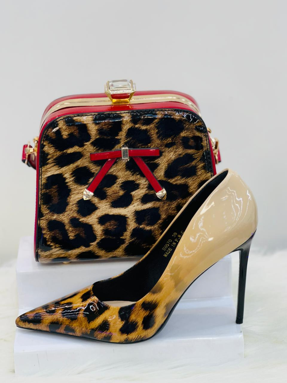 Print Ladies Shoes and handbag combo - Variety